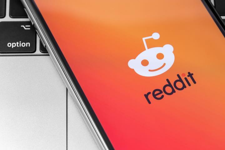 【美股新聞】Reddit股價飆升逾10％：首季財報勝預期，AI數據協議帶來新商機！