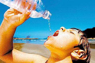 覺得口渴才喝水，早已經脫水了! 你知道一天有8大時間最需要喝水嗎?