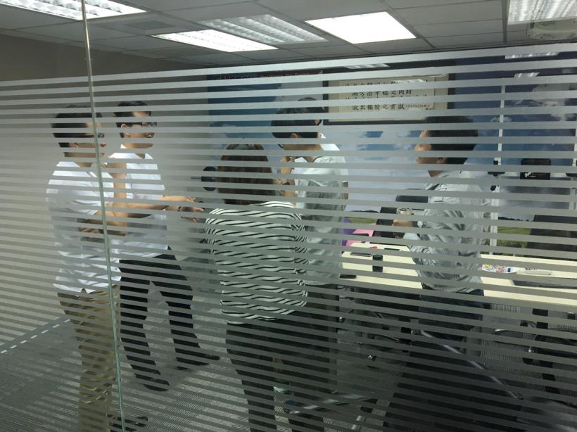 我想賭一把！碩士畢業的她 竟然笑著說 :  