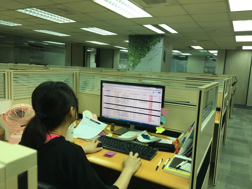 我想賭一把！碩士畢業的她 竟然笑著說 :  