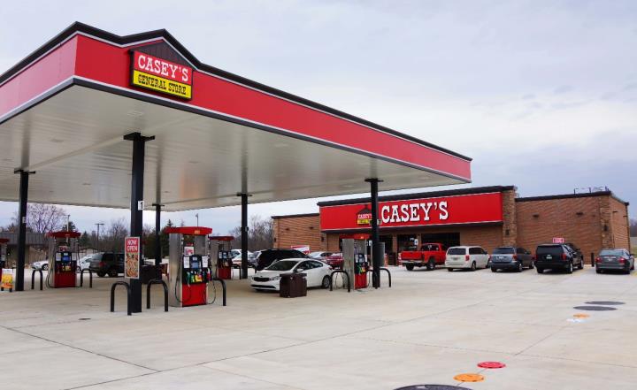 複合式便利商店加油站－凱西(CASY)，受惠電商、電動車市場興起，連續配息 31 年