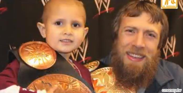 當很多人都覺得摔角運動等於暴力時，一個八歲小男孩的故事改變所有人的看法....