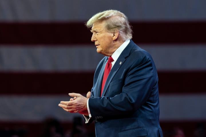 【市場焦點】川普政策影響股市兩極化,科技金融有望受惠,環保產業恐受壓