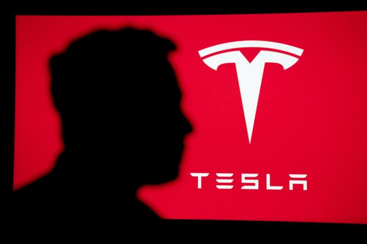【美股新聞】特斯拉銷量不及預期，Cybertruck 爆炸股價重挫，可以進場嗎？