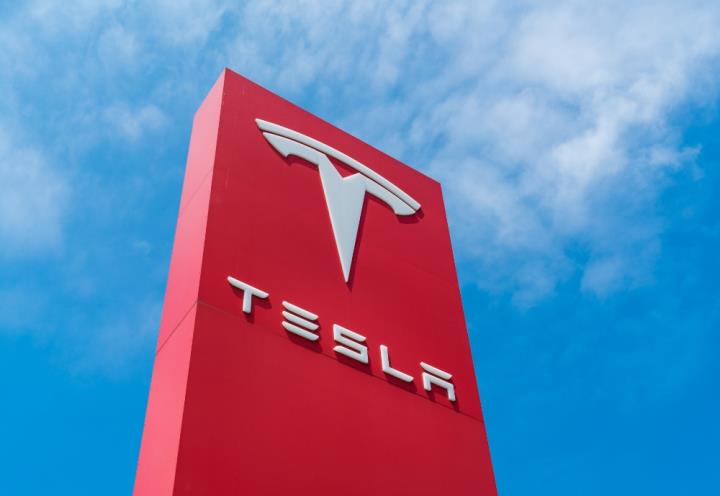 【美股新聞】特斯拉股價本週上漲27％，重回年度高點！