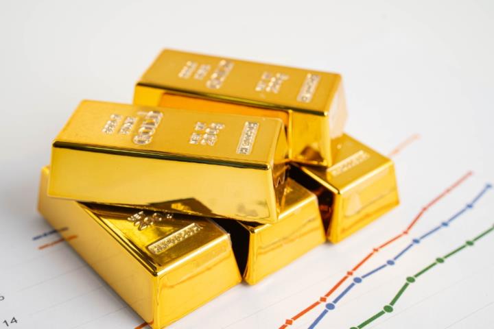 【美股新聞】金價創歷史新高!降息在即,黃金是否成避險首選?