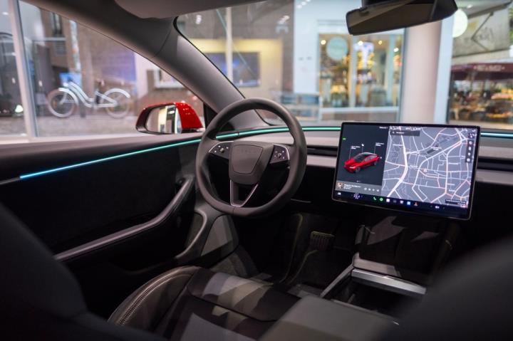 【熱門股】特斯拉第二季財報前瞻：聚焦 Robotaxi