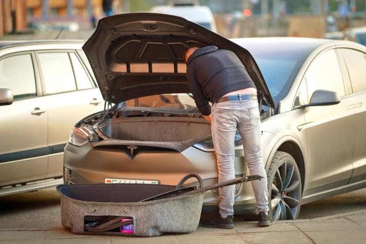 【美股新聞】特斯拉召回 180 萬台車輛，今年第九次召回事件