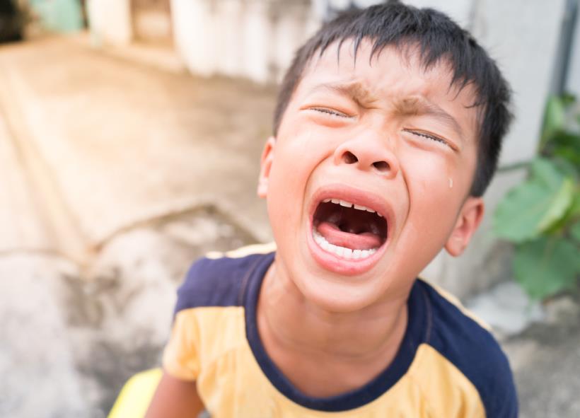 「看爸爸回來怎麼修理你！」孩子最害怕的 10句話，父母千萬 別說出口...