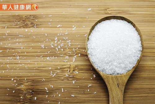 以為不鹹就沒差？ 營養學教授：５樣東西沒忌口，小心血壓又飆高！