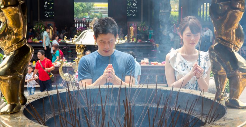 80％的人不曉得：「佛前三炷香」代表什麼意思？ 看完你會恍然大悟…