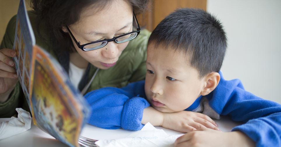 孩子才藝學習與父母陪伴示意