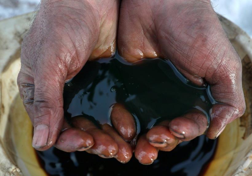 OPEC+瓦解引爆價格戰，國際油價開盤狂瀉30%。 （路透）