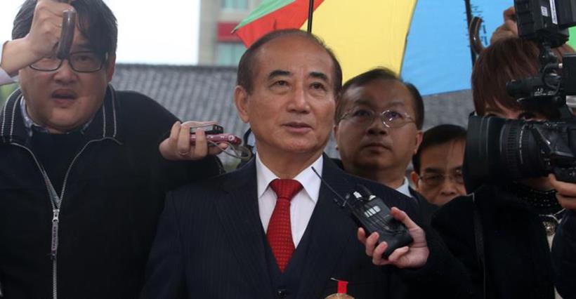 台灣史上第 1 位民進黨立法院長！距離封關只剩 2 天，「金蘋果」熄火，指數恐回測...