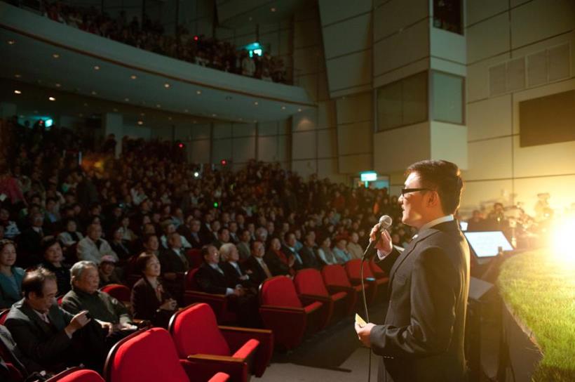 事業成功卻陷入人生低潮,「幫助他人完成夢想」成為生命的目標!三金主持人賈培德的辯論之路!