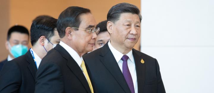 中國回應美國245％關稅：奉陪到底、聯合東協對抗經濟霸權