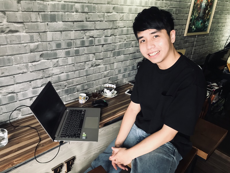 28歲李牧衡 不但創業賣辣椒醬 還是一位軟體工程師！談到斜槓人生，他說：資歷不足，才要更努力！