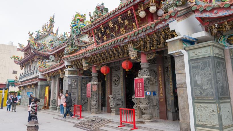 年關將近 該點燈了！ 「這間」搶破頭的財神光明燈，不只保平安 竟然還能添財運！我也要去點...