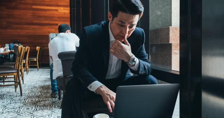 原物料飆漲大勝高股息 ETF！總經專家游庭皓：根據回測一旦降息，黃金還能再漲 200％！