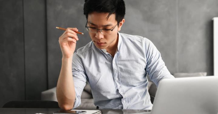 小資族怎麼存錢？超商店員 700 萬 ALL-IN  ETF，9 年累計 195％ 報酬！