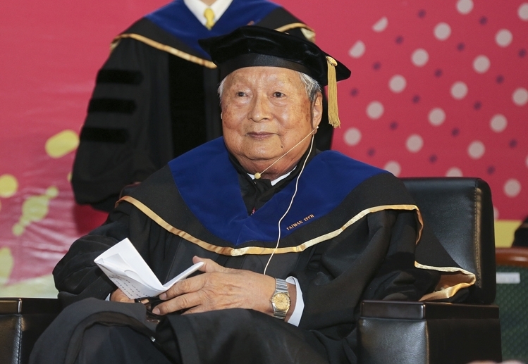 鄭信義 創立長春集團，擠身富比世 台灣富豪榜，為人卻極低調、不上媒體，只為了力行「這 2件事」