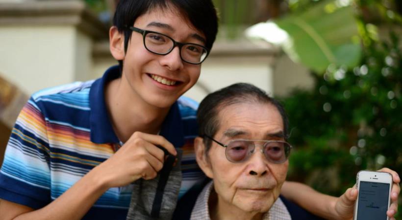 爺爺失智，17歲Kenneth 把孝心化做行動 發明「這個」，連Google也對他掏錢，全因愛的力量