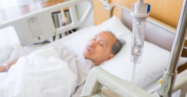 他捐款３００萬，資助１８３名貧困生，患病瀕死卻無人探望...一生行善 換來受助者一句：我沒強迫你！