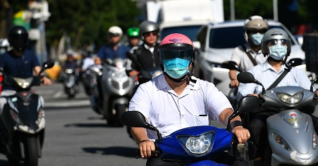 不幸被隔離、確診 不能工作生活怎麼過？5 類對象防疫補償金最高 1.4 萬！職災傷病給付最多領 24 個月