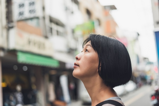 女性