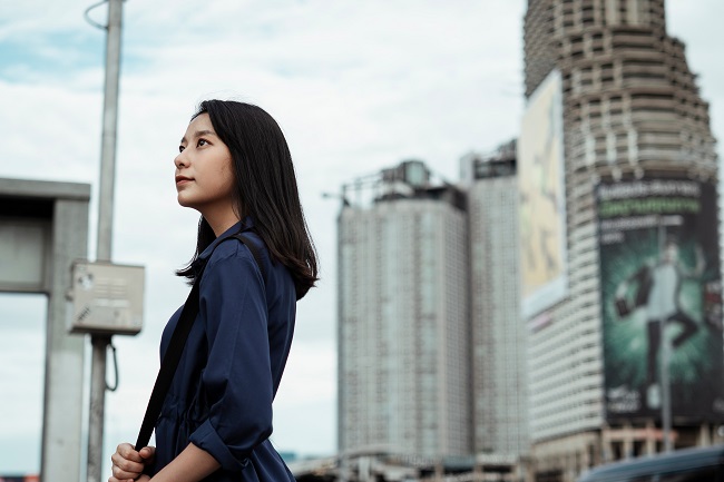 女性