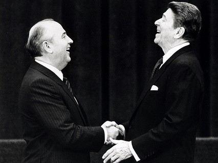 只要 3分鐘，就能說服對方！學會了，你說的 客戶都買單（想要年薪破百萬，必看！）