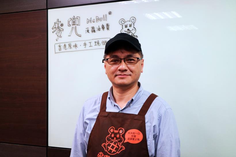 55年次施豐坤 中年轉業，從風光記者變上班族，薪水剩一半..但他決定做「這件事」竟創造千萬營收！強！