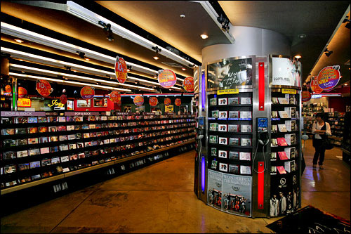 「有時，你要主動舉手。」鄒開蓮放棄完美履歷 做沒接觸的「這個」，竟讓台灣女性站上國際舞台，發光發熱！