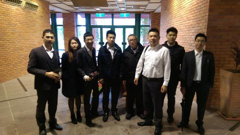  七年級生 賴威岳，靠「這件事」身價狂翻，從存款剩一萬多元的 洗頭小弟，變身 百萬業務！
