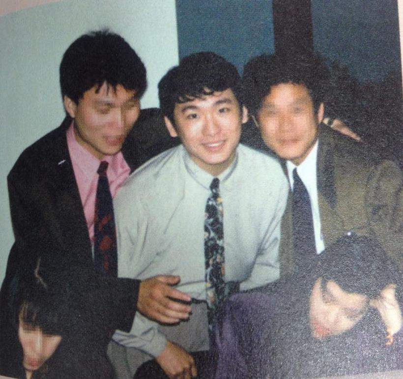 牛爾，建中、醫學院「高材生」，卻一直覺得「很自卑」...甘願做月薪兩萬業務，只為了等「這個機會」！