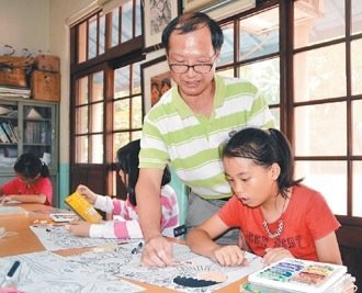 吳鴻滄，從6000人大學校名師，卻因為一部電影，自願調職到偏鄉！現在，每個上過他課的人，都愛死他了!