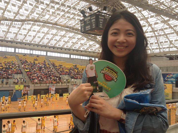 眼淚流乾 仍不忘買房買車的夢，出去闖！27 歲艾兒莎年薪翻 7 倍