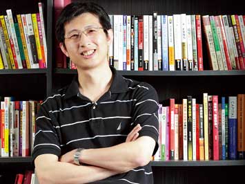 第一次進場 虧損 40％ 出場！37 歲的股魚 靠「這方法」... 每年可領 2 倍薪水！