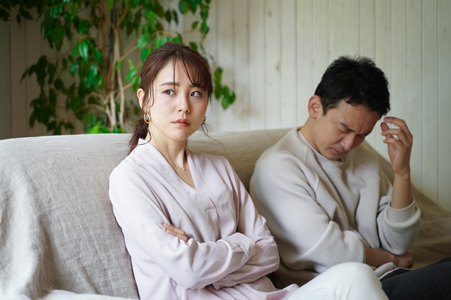 與其指責對方亂花錢，不如一起討論如何用錢... 牢記 3 法則，錢存越多 關係越親密