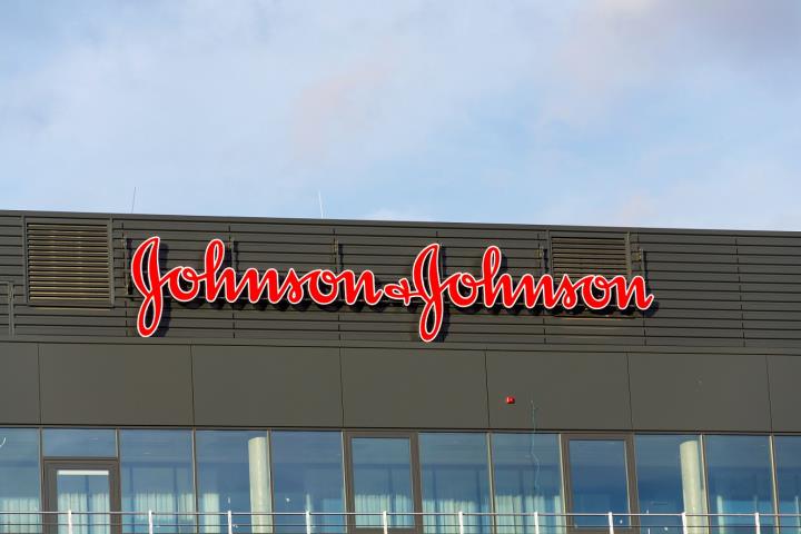 【美股研究報告】嬌生Johnson & Johnson 22Q3雖受匯損逆風，但醫藥、醫材、消費健康品三大梁柱表現均穩健