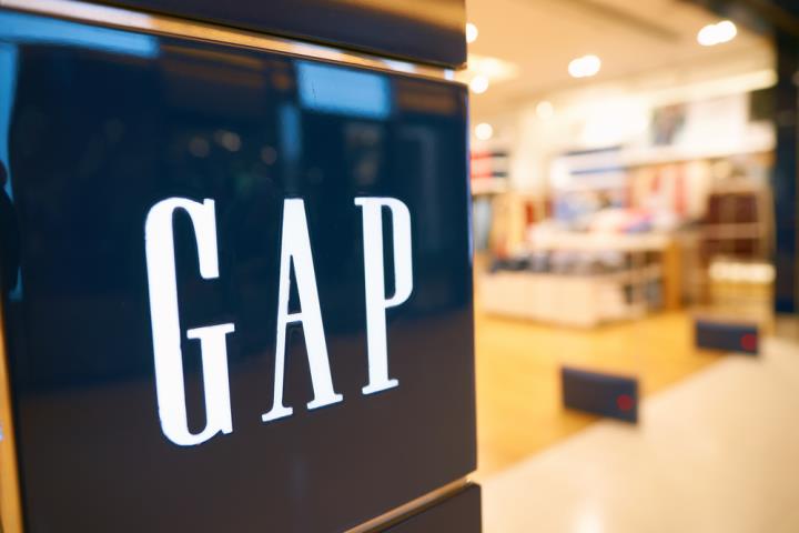 【美股新聞】GAP 執行長稱公司正重拾影響力,財報大放異彩,股價大漲超過 30%!