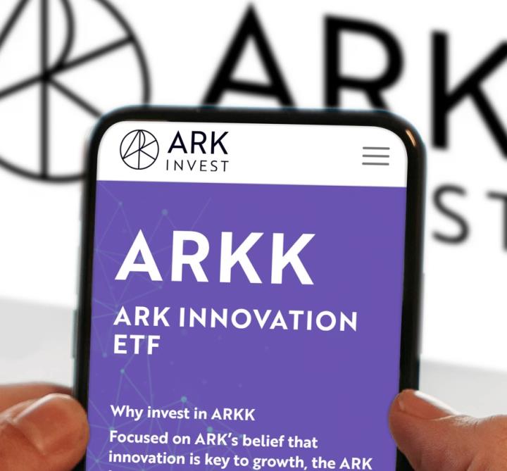 【美股新聞】Cathie Wood 又買入了價值 1260 萬美元的 Tesla