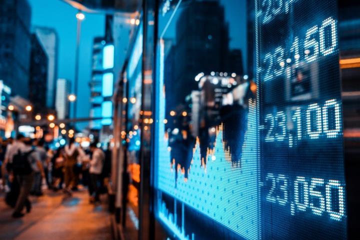 【美股新聞】美國股市在聯準會升息週年紀念日面臨關鍵時刻