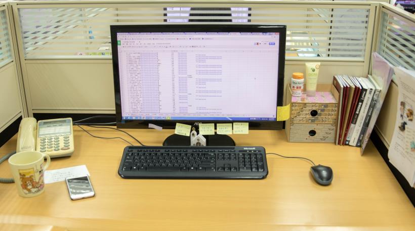 辦公桌上擺放的物品,竟會影響你 能不能加薪!掌握辦公桌布置的「5原則」,讓你提升工作效率、防小人!