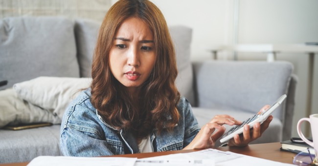 家庭主婦 靠「4 張表」存下 一家退休金，55 歲就財富自由！她：讓自己控制錢，而不是被錢控制