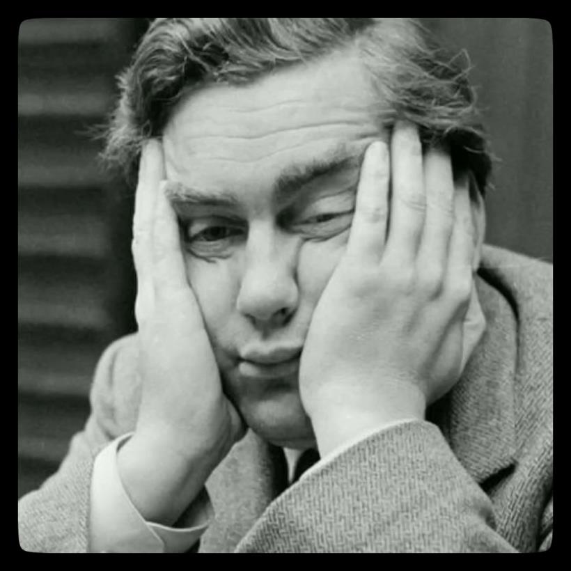 關鍵就在「自嘲」!交際達人不說的 3 秘辛,記下來 ....走到哪都是焦點