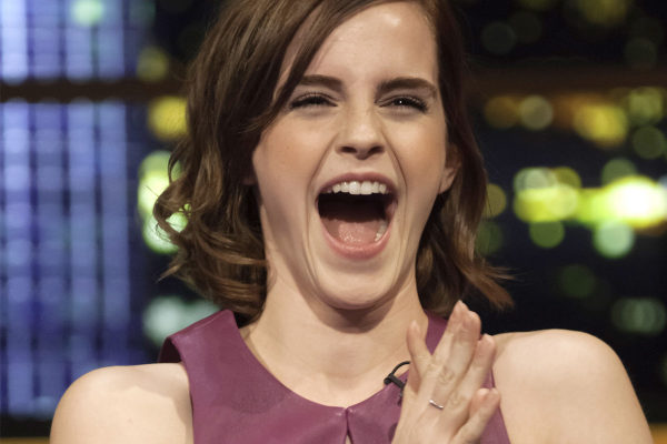 關鍵就在「自嘲」!交際達人不說的 3 秘辛,記下來 ....走到哪都是焦點