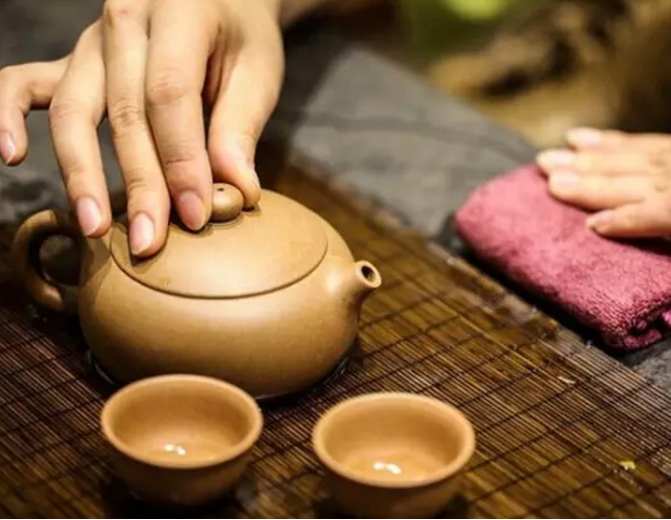 茶垢有毒?卻用來養紫砂壺,真相竟然是………