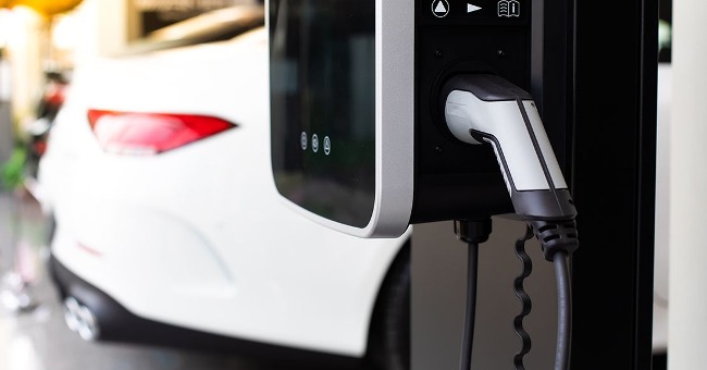 搭上 5G 與電動車商機！設備廠（6727）營收衝高，訂單能見度達 2022 年！