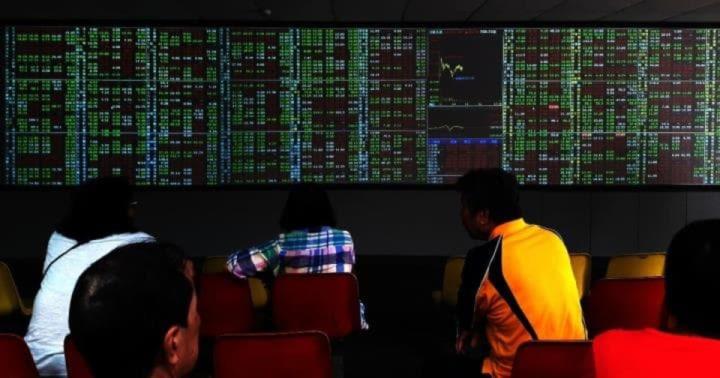 升息、資金退潮期，哪些標的反而看俏？專家：高本益比電子股受衝擊，３類股漲勢佳！